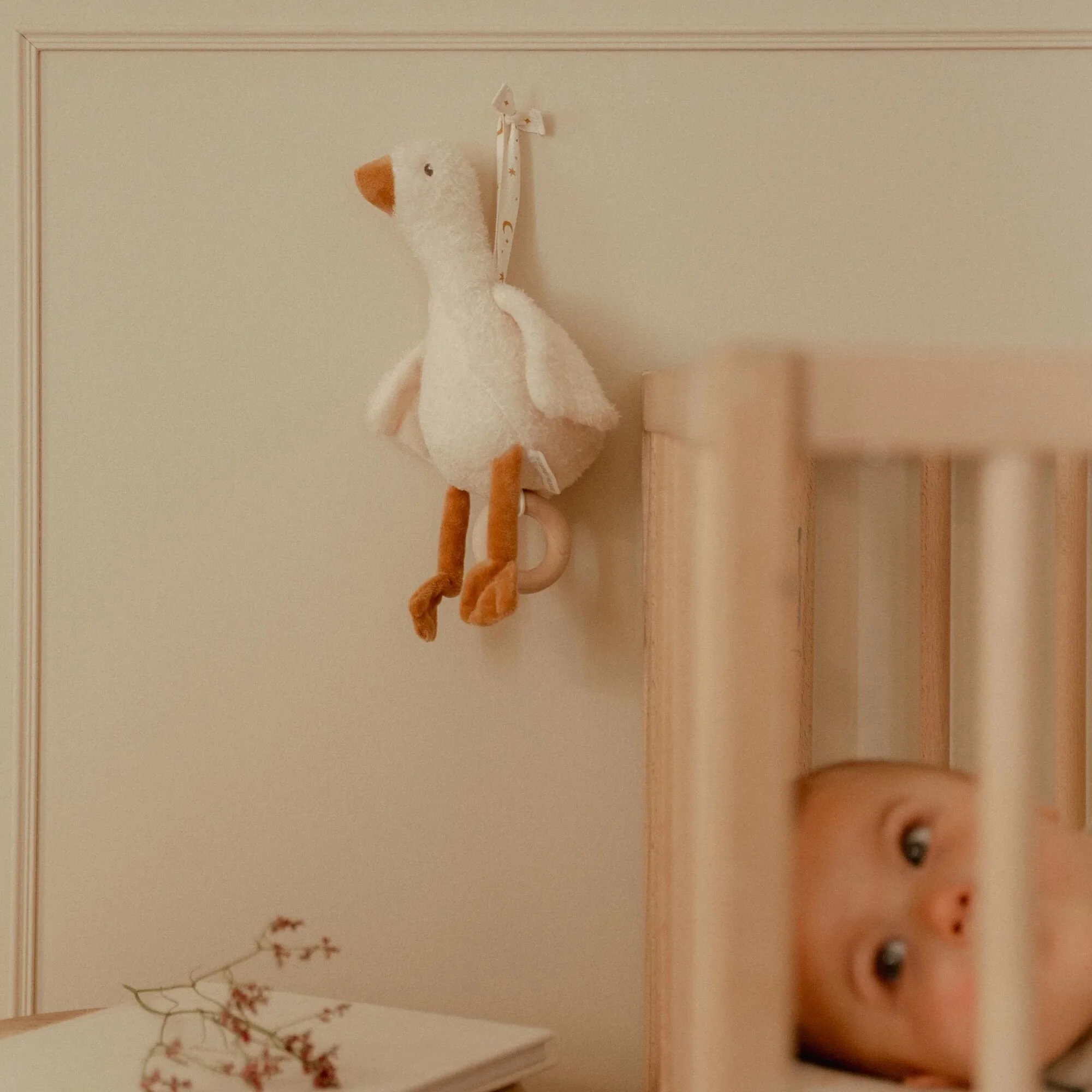 musikuro-med-melodi-little-dutch-over-babysaeng musikuro-med-melodi-little-dutch-over-babysaeng