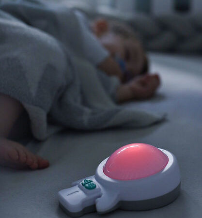 Rockit Zed sengevugger med vibration og lys ved sovende baby – beroligende enhed til bedre babysøvn